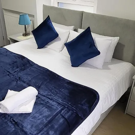Trivia House Hostel *
