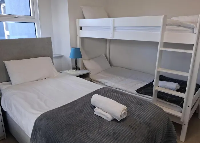 Trivia House Hostel *